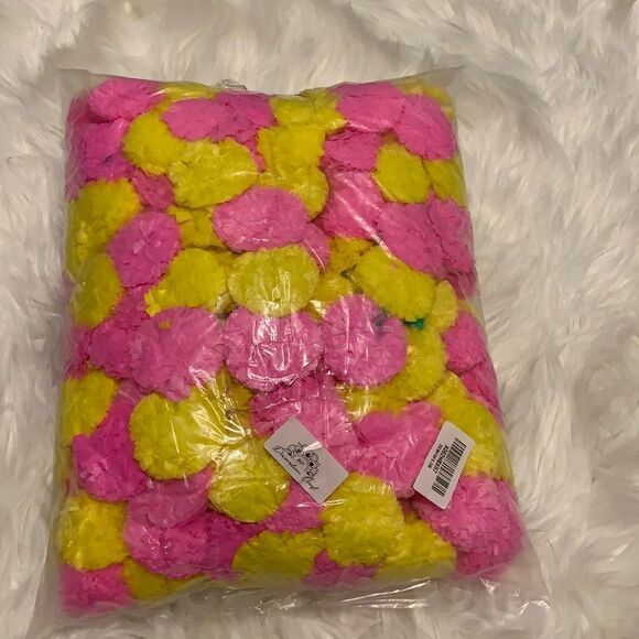 7 strand of pompom decor - Picture 1 of 6